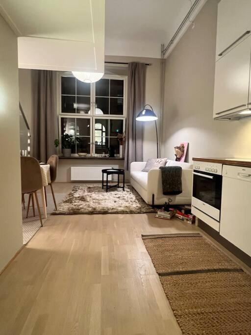 Koselig I Sentrum Av Med Byutsikt! Apartamento *